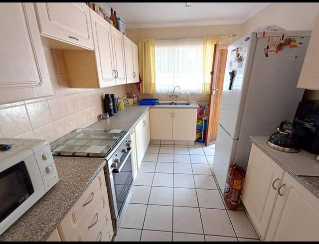 3 BEDROOM TOWNHOUSE FOR SALE IN DORANDIA